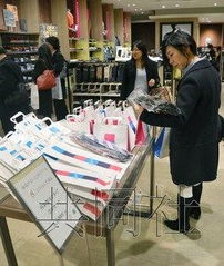 日本百貨店中國(guó)顧客免稅銷(xiāo)售額激增近五倍，日用百貨成消費(fèi)新寵